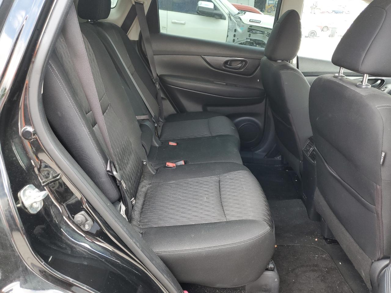 Nissan Rogue s 2020