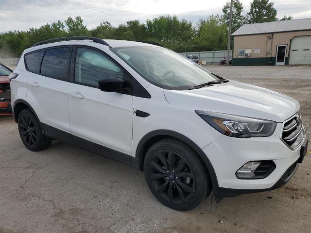 Vin: 1fmcu0gdxjud04646, lot: 56383465, ford escape se 20184
