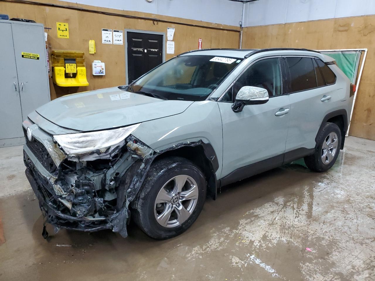 TOYOTA RAV4 XLE