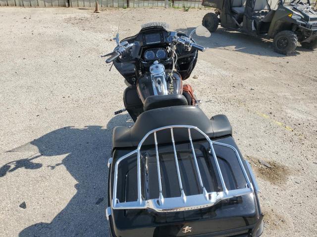 2015 HARLEY-DAVIDSON FLTRUSE CV 1HD1TAN16FB957411
