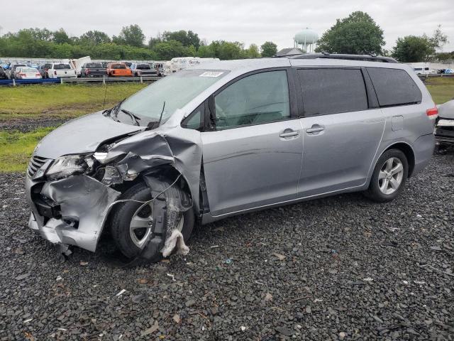 TOYOTA SIENNA LE