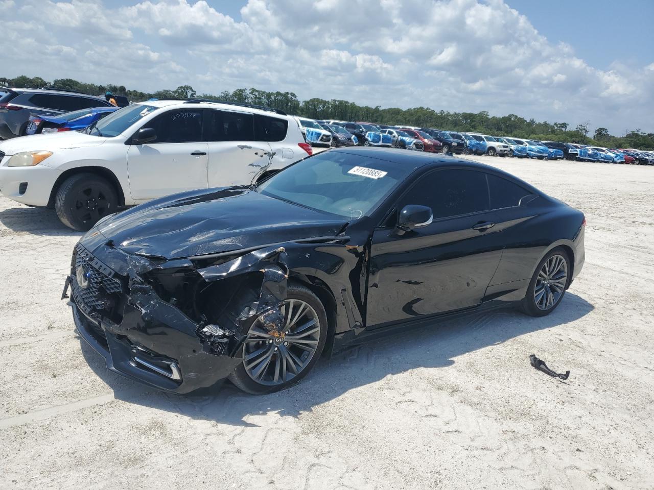 INFINITI Q60 LUXE