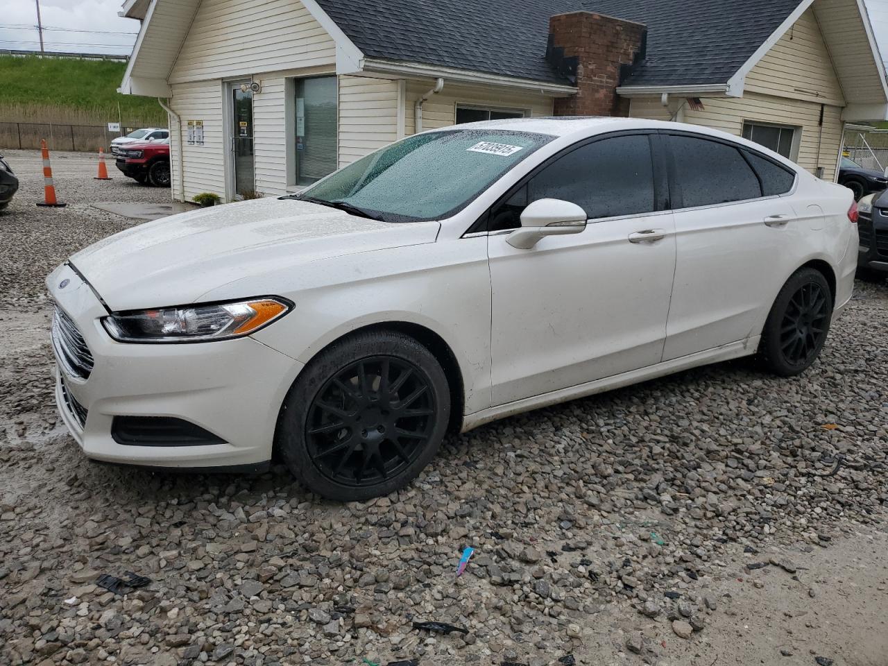 FORD FUSION SE