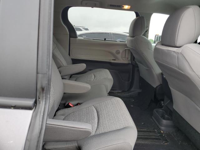 2022 TOYOTA SIENNA LE 5TDKRKEC9NS134331