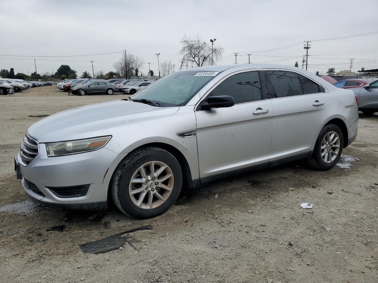 FORD TAURUS SE