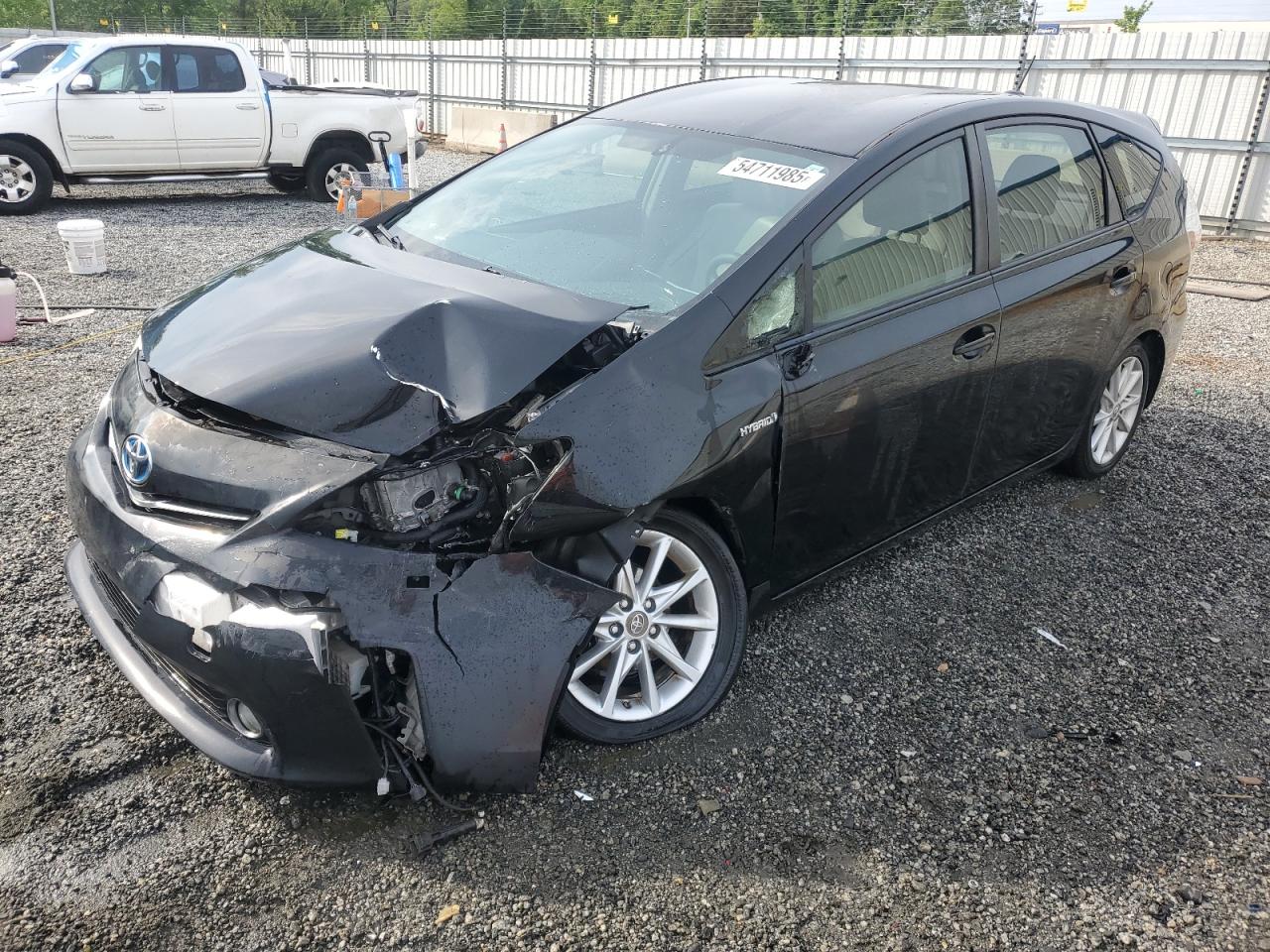 TOYOTA PRIUS V