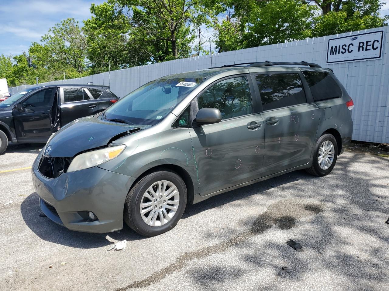 TOYOTA SIENNA XLE