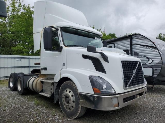 VOLVO VNL 2014 white tractor diesel 4V4NC9EH2EN161738 photo #1