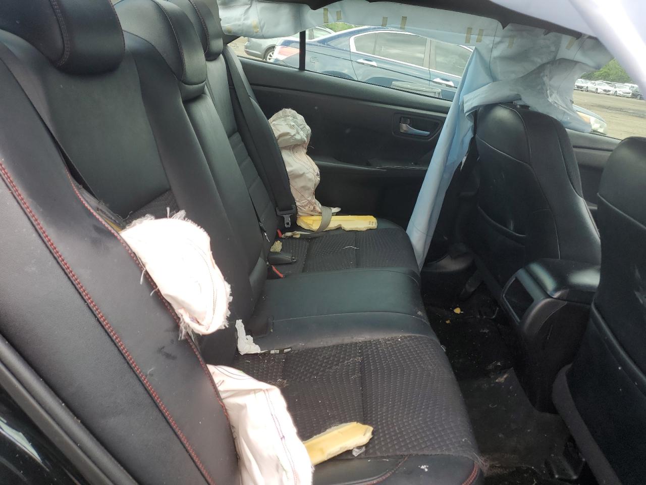 Toyota Camry le 2015