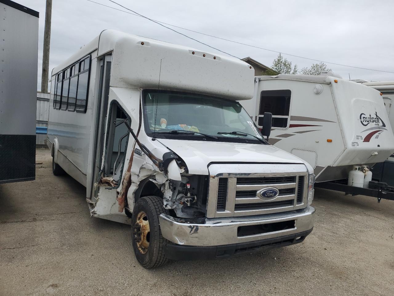 FORD ECONOLINE E450 SUPER DUTY CUTAWAY VAN