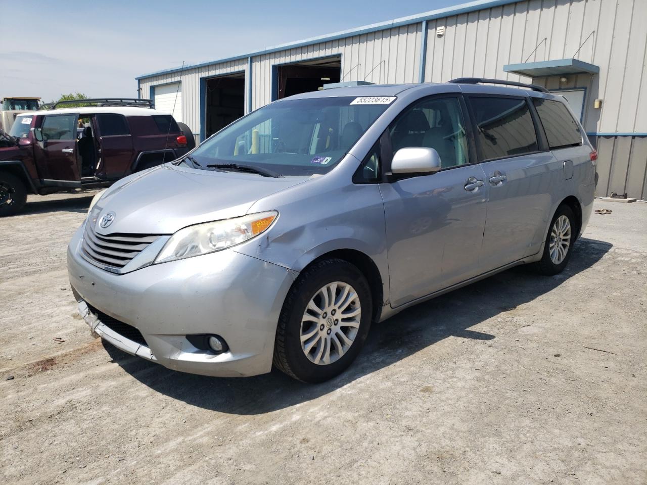 TOYOTA SIENNA XLE