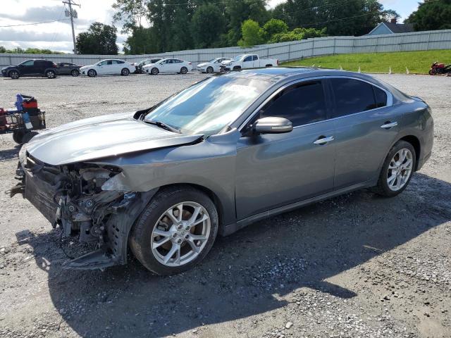 NISSAN MAXIMA S
