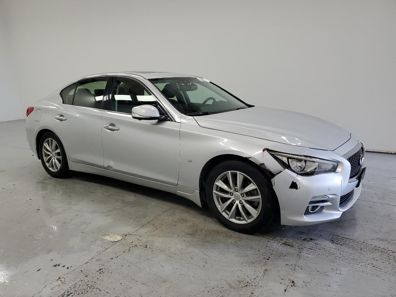 INFINITI Q50 2015