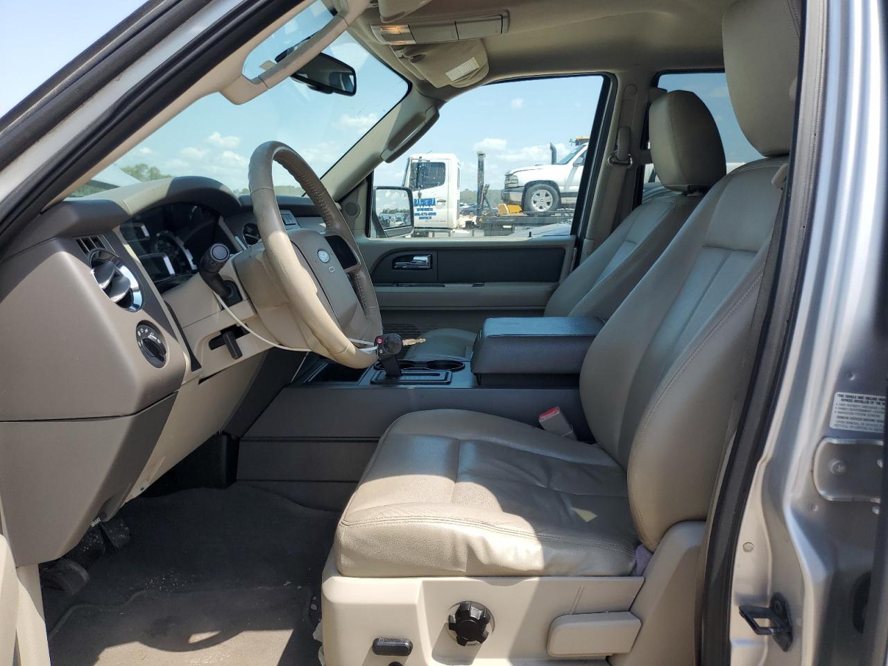 FORD EXPEDITION EL XLT