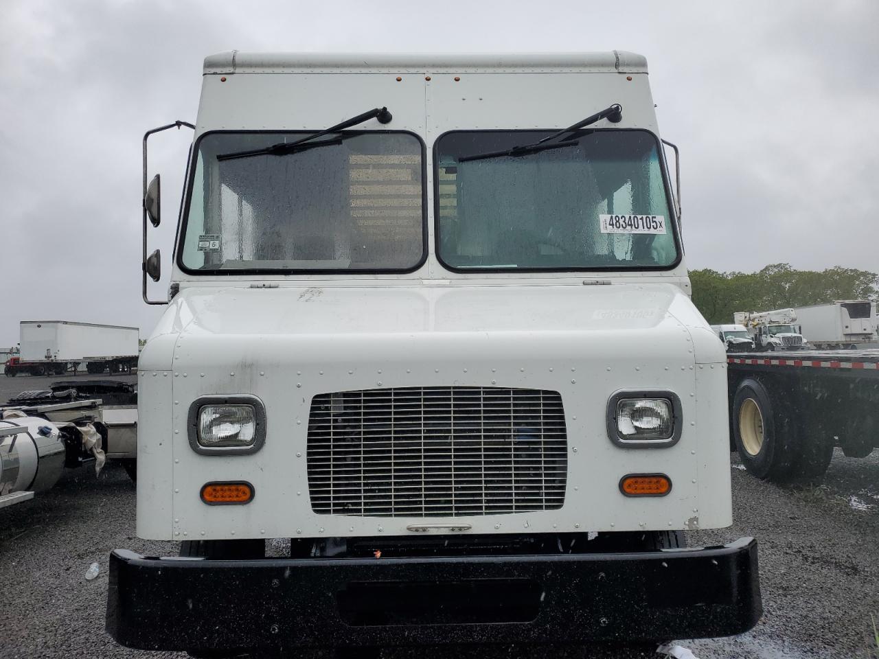 FORD ECONOLINE E450 SUPER DUTY COMMERCIAL STRIPPED CHASSIS
