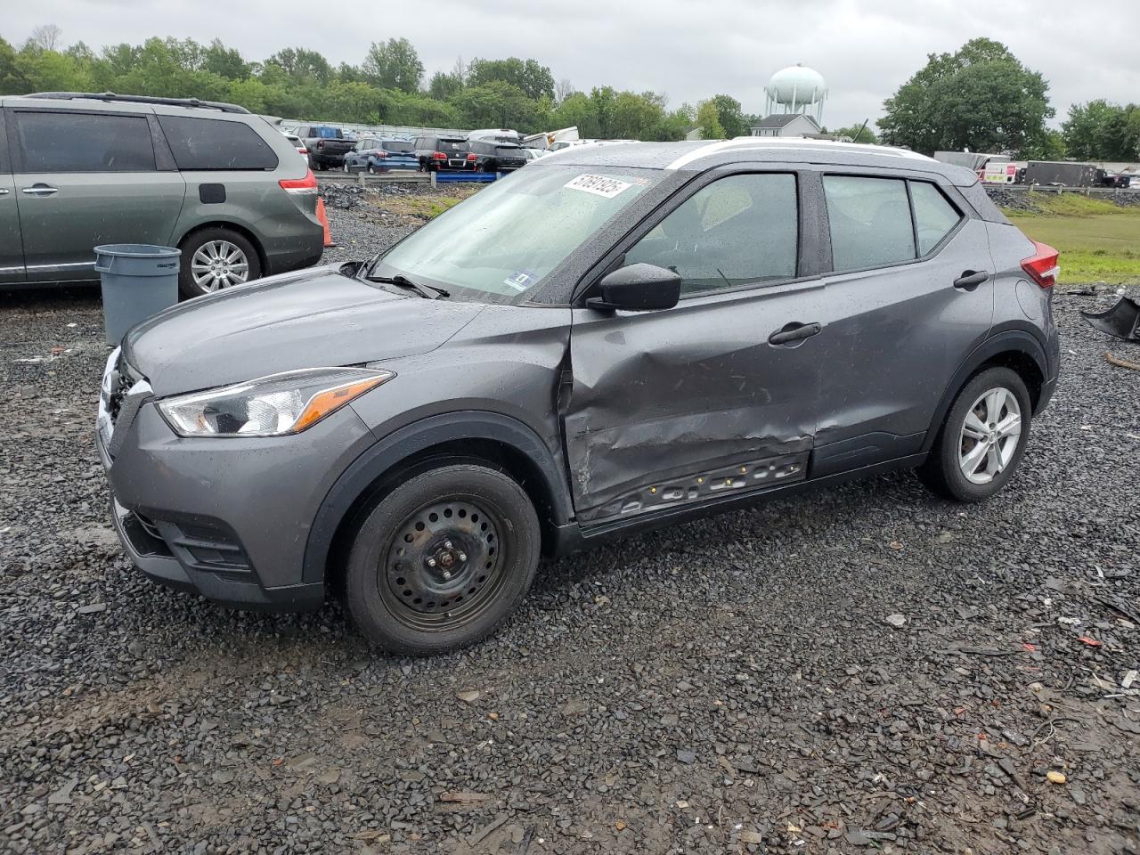 NISSAN KICKS S