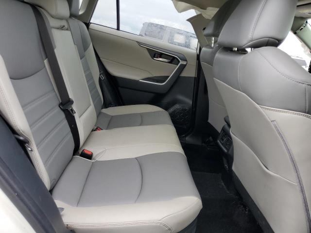 2022 TOYOTA RAV4 XLE P - JTMB6RFV6ND077714