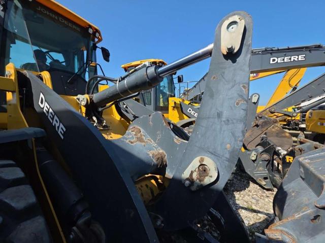 JOHN DEERE 624 2022 yellow   1DW624PAHPLZ17104 photo #3
