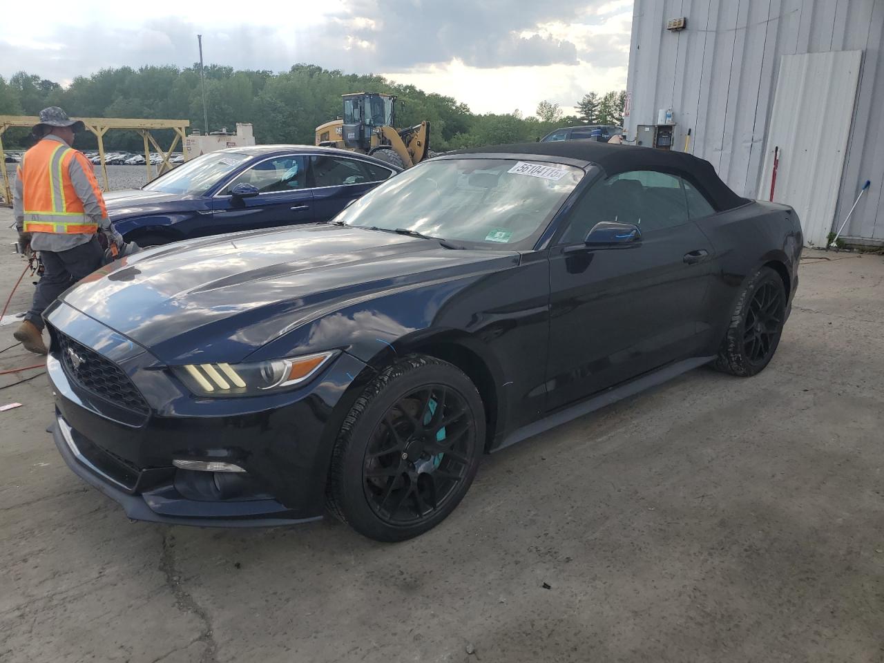 FORD MUSTANG