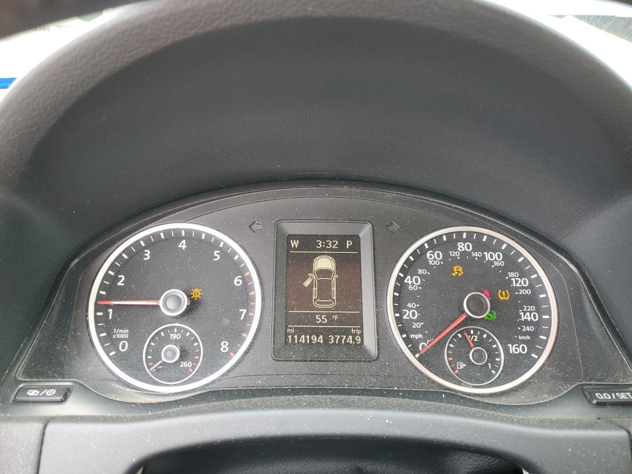 Volkswagen Tiguan s 2014