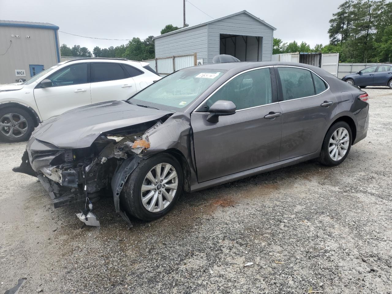 Toyota Camry le 2020