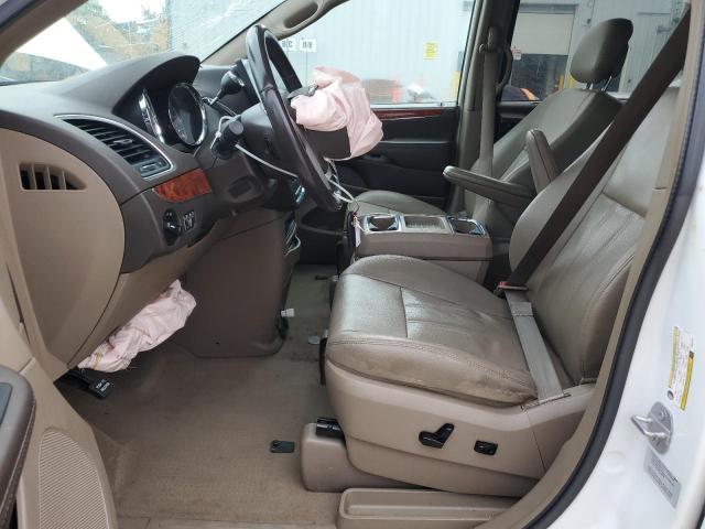 2015 CHRYSLER TOWN & COU - 2C4RC1CGXFR675219