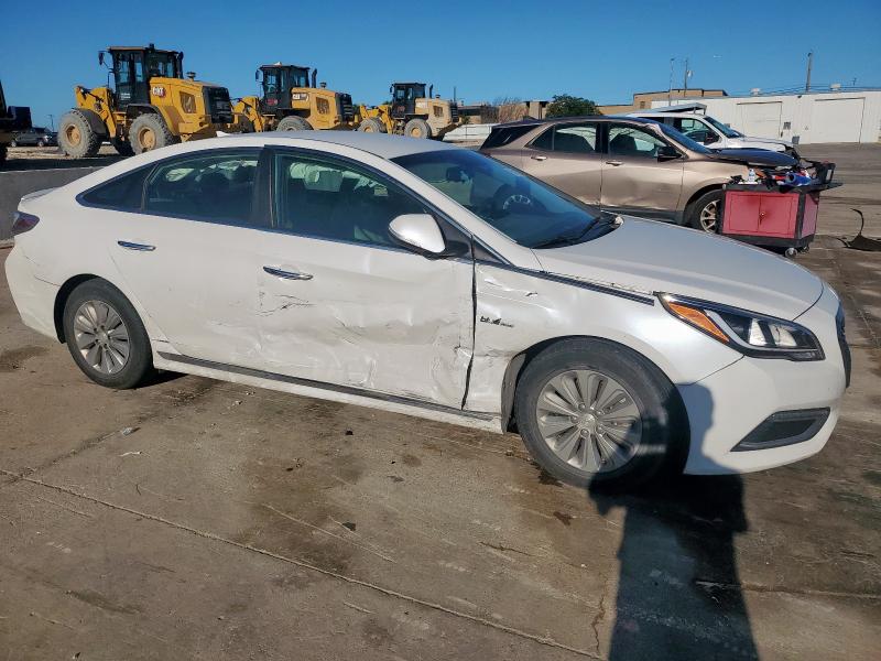 2016 HYUNDAI SONATA HYB KMHE24L17GA022055
