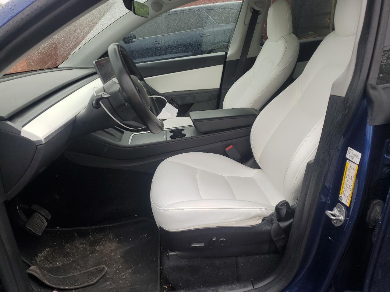 Tesla Model y 2021