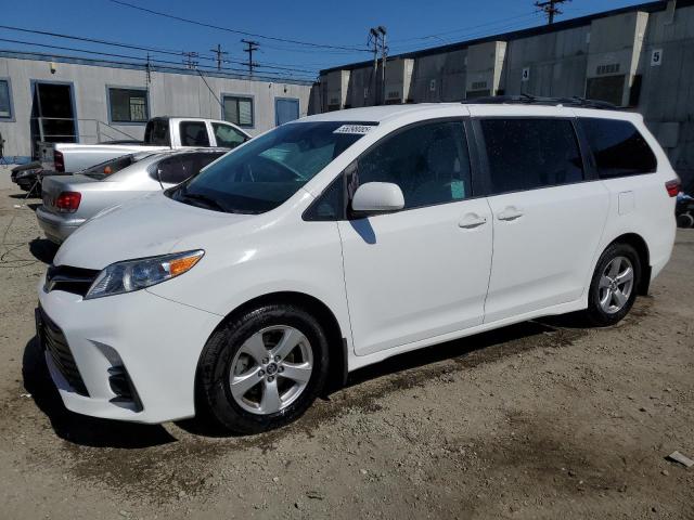 TOYOTA SIENNA LE 2018 white  gas 5TDKZ3DC8JS925810 photo #1