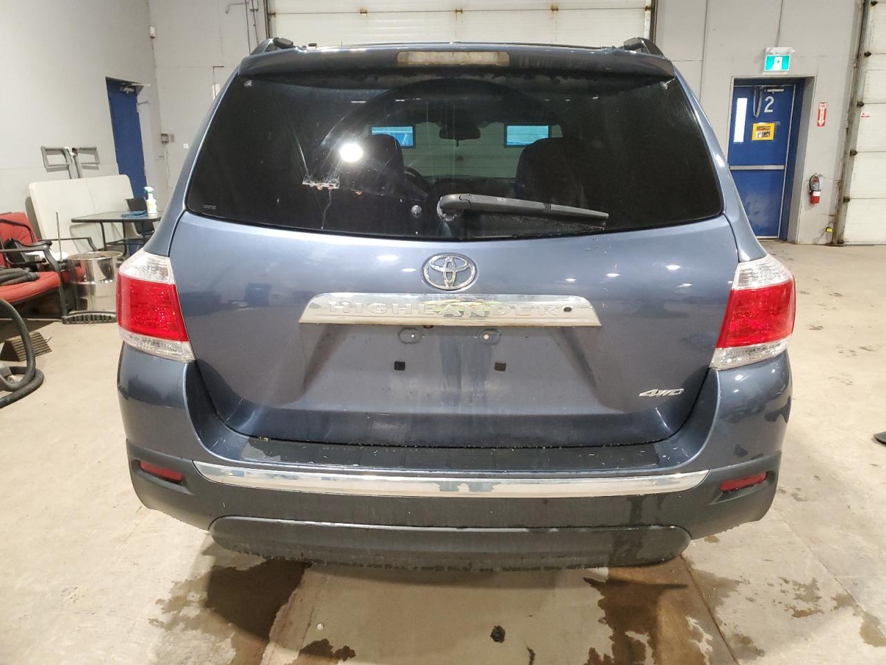 TOYOTA HIGHLANDER BASE