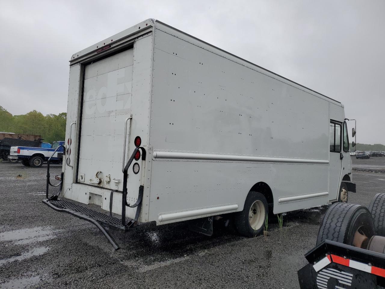 FORD ECONOLINE E450 SUPER DUTY COMMERCIAL STRIPPED CHASSIS