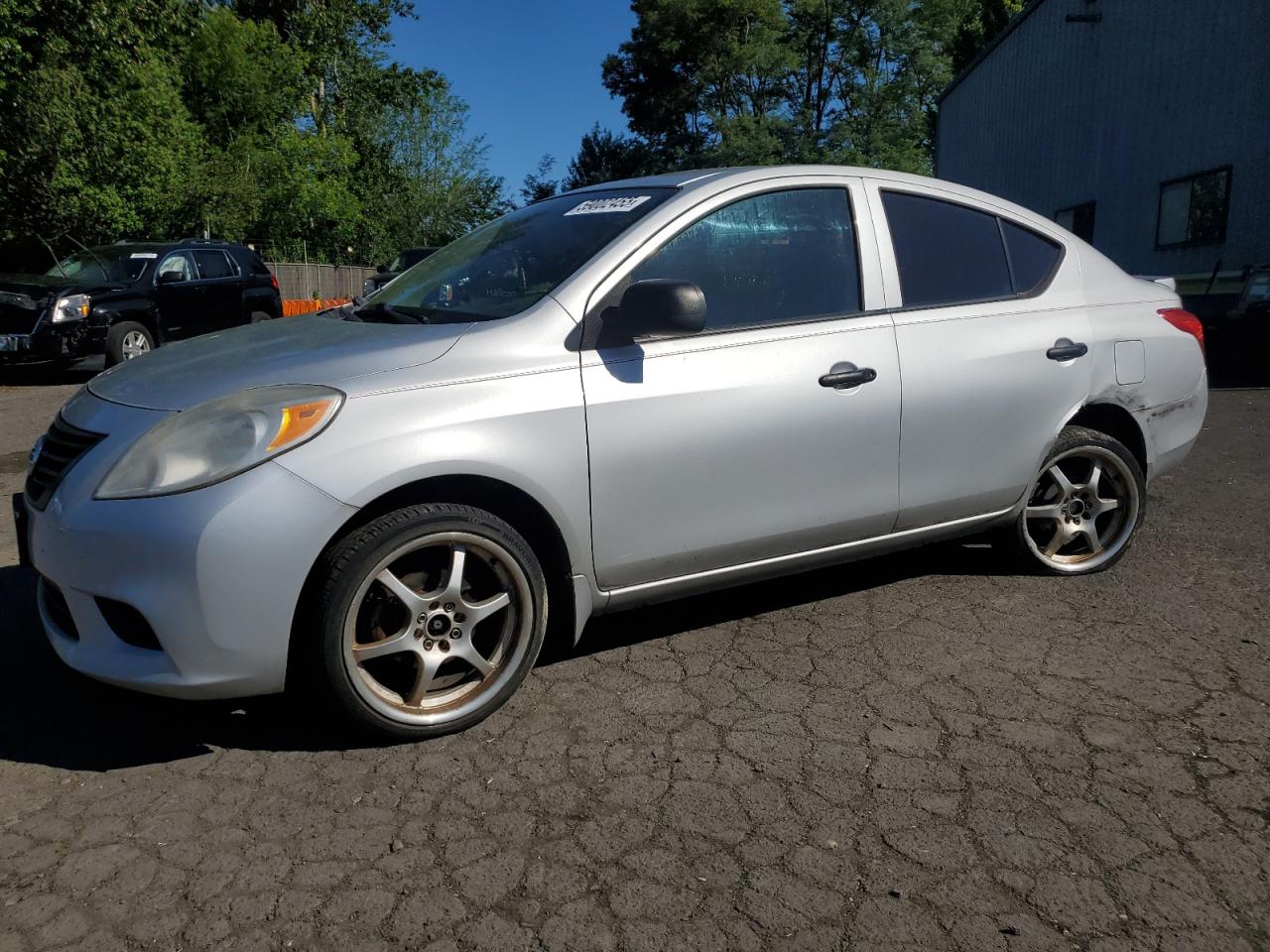 NISSAN VERSA S