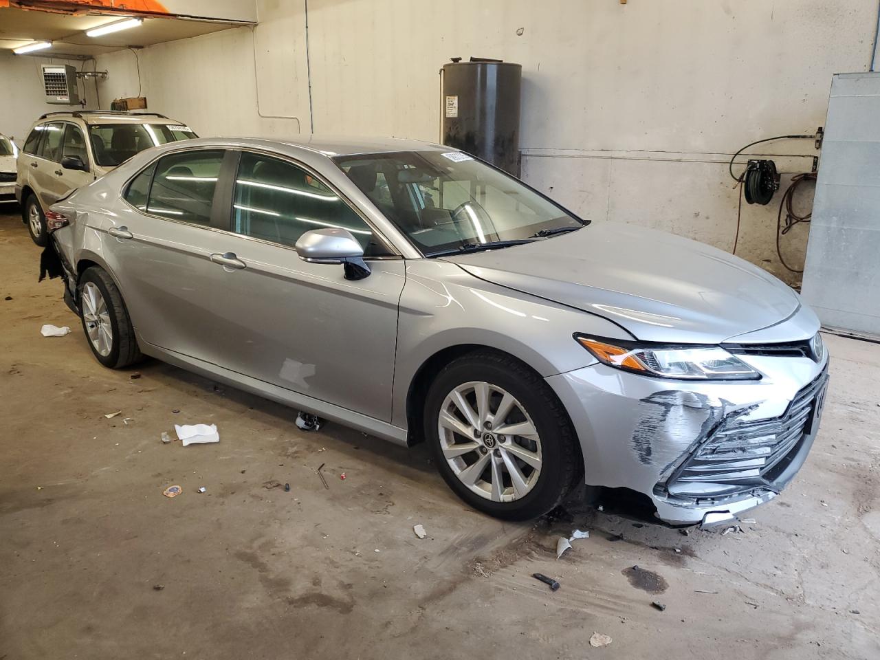 Toyota Camry le 2022