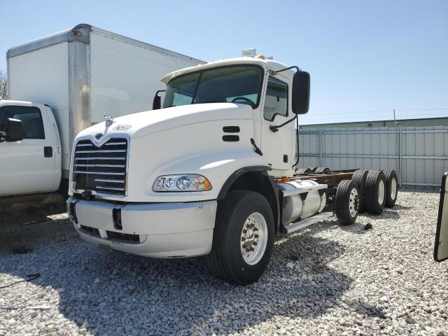 MACK 600 CX600 2004 white  diesel 1M1AE07Y44N018320 photo #3