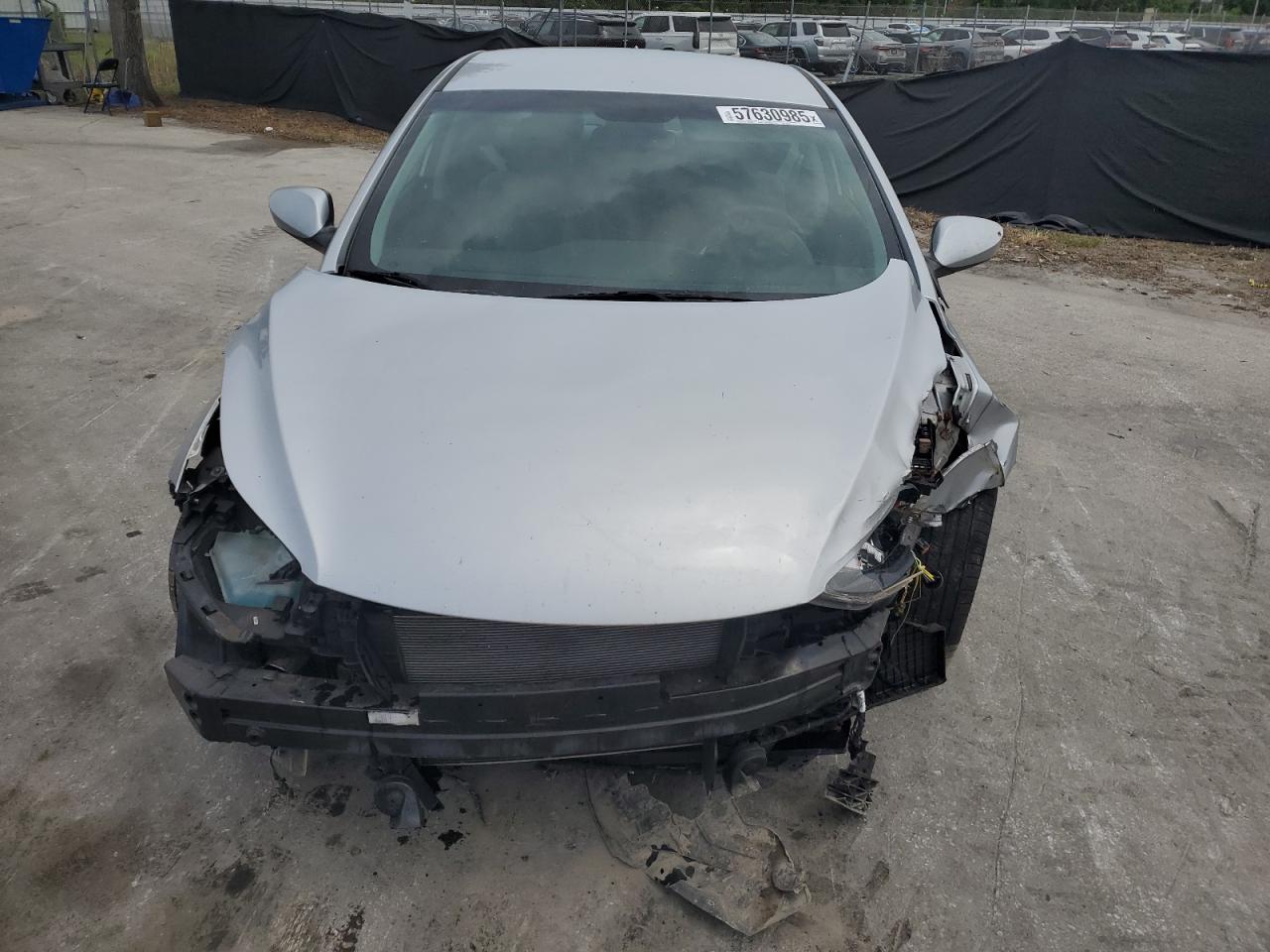 Hyundai Elantra gl 2013