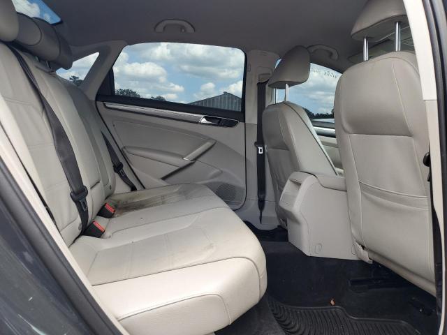 2017 VOLKSWAGEN PASSAT R-L - 1VWDT7A37HC065493