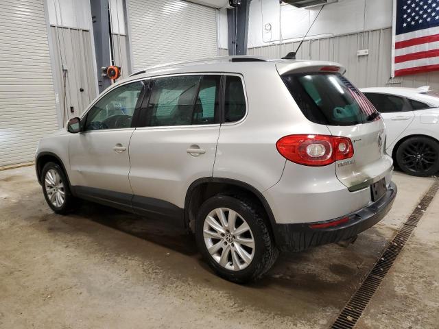 VOLKSWAGEN TIGUAN S 2009 silver  gas WVGAV75N89W005598 photo #3