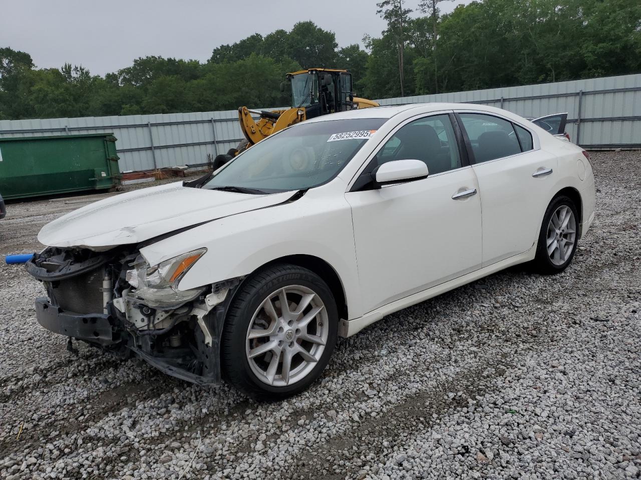 NISSAN MAXIMA S