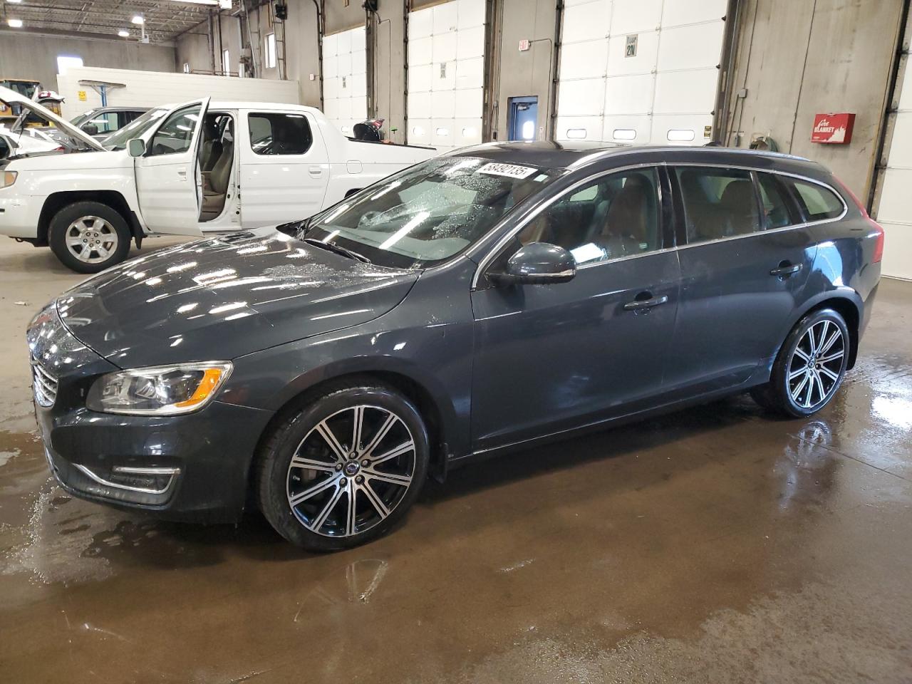VOLVO V60 PREMIER+