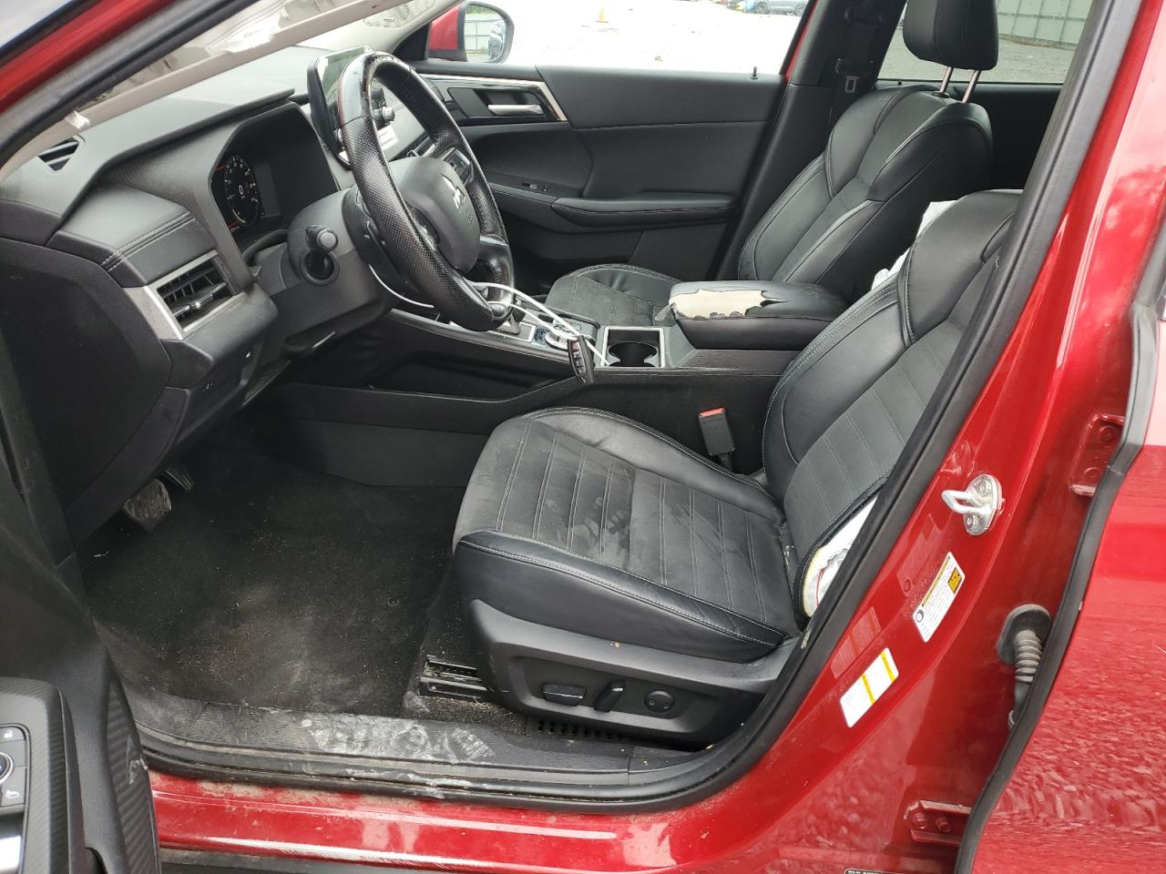 MITSUBISHI OUTLANDER SE