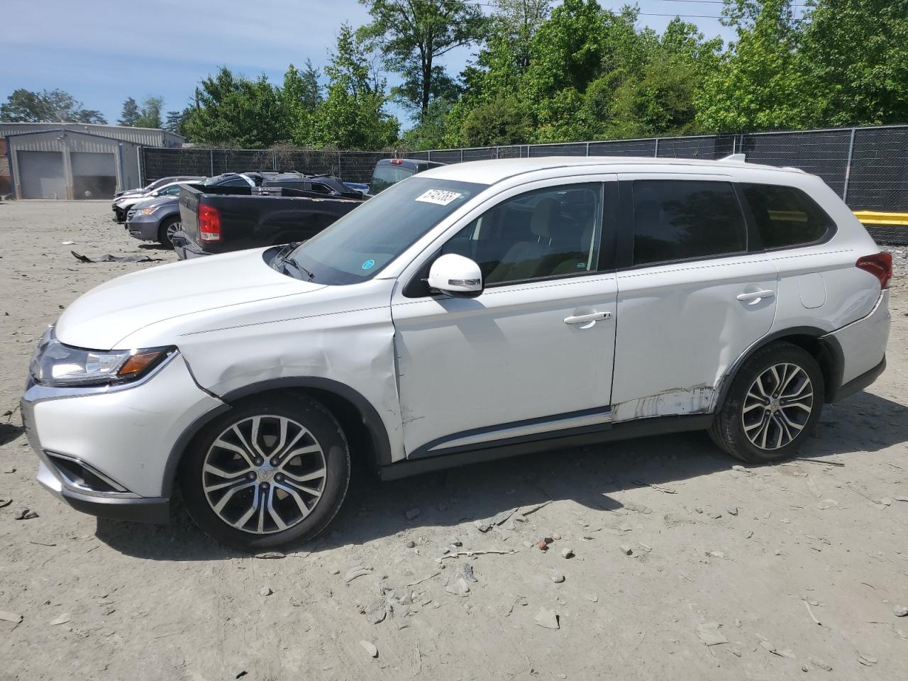  Salvage Mitsubishi Outlander