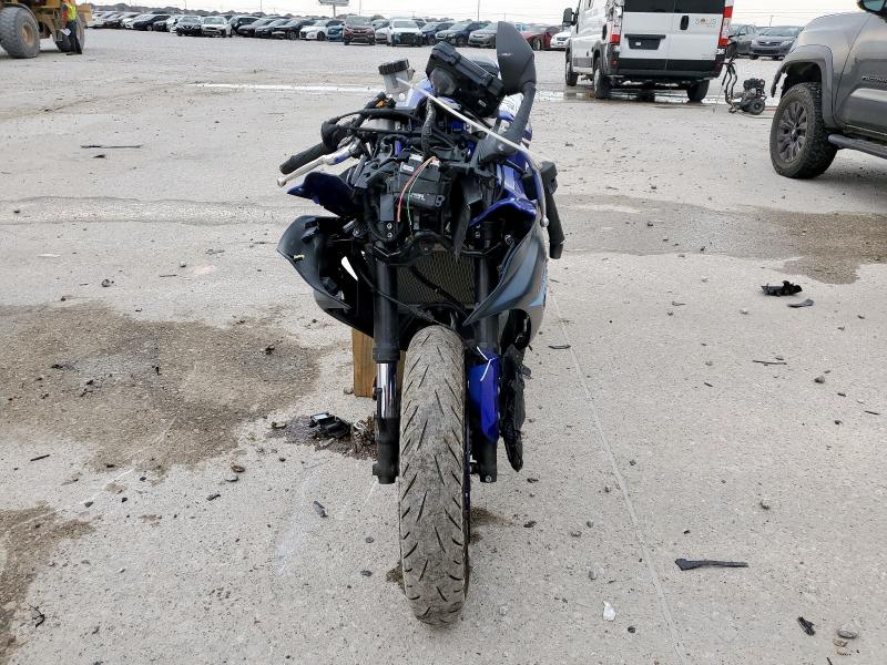 YAMAHA YZFR7 2024 blue  gas JYARM38E4RA014242 photo #3