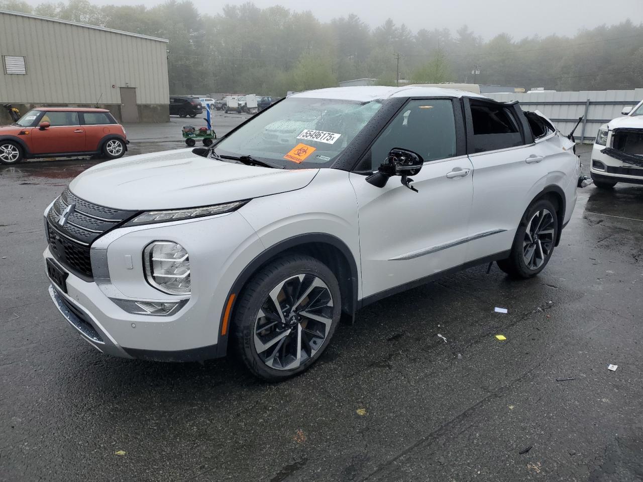 MITSUBISHI OUTLANDER SE