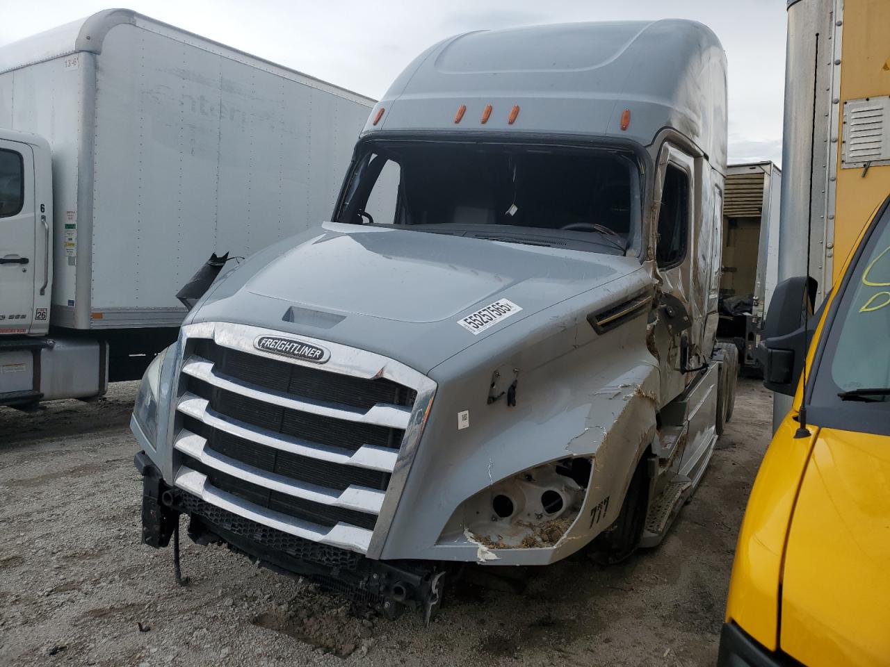 Lot #3281713887 2021 FREIGHTLINER CASCADIA 1