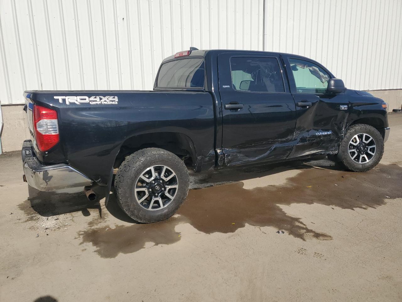 TOYOTA TUNDRA CREWMAX SR5
