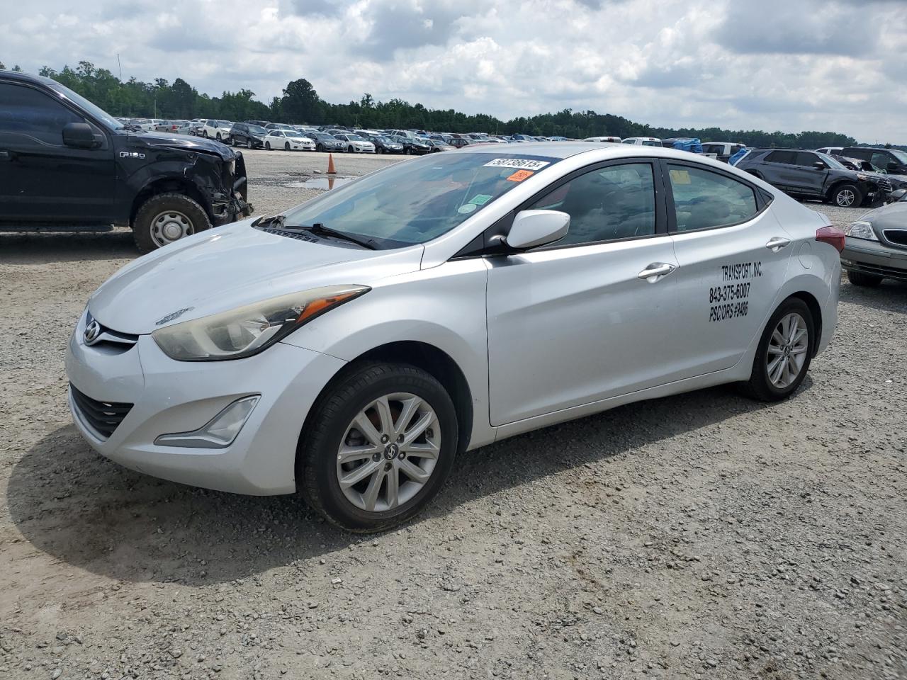 HYUNDAI ELANTRA SE