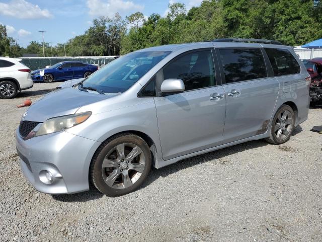 Vin: 5tdxk3dc2ds383702, lot: 57618165, toyota sienna sport 2013 img_1