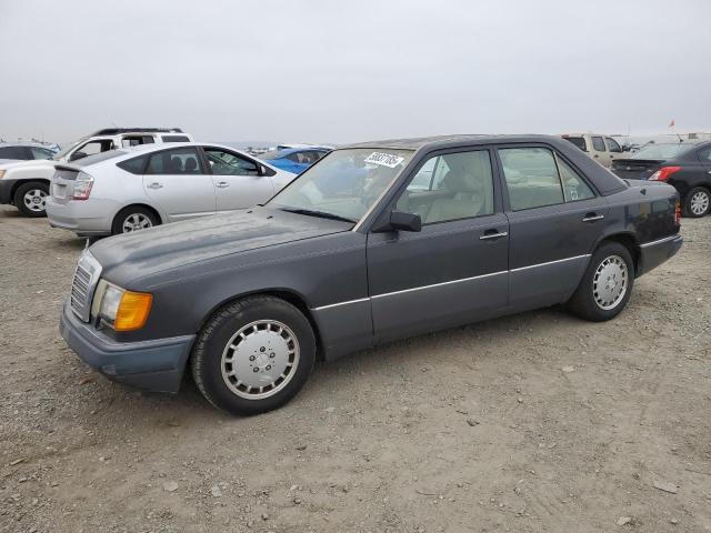 MERCEDES-BENZ 300 E