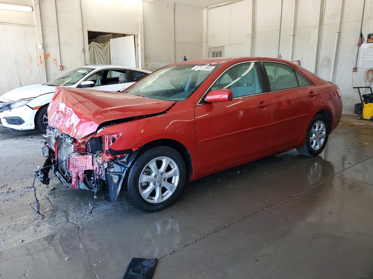 TOYOTA CAMRY BASE