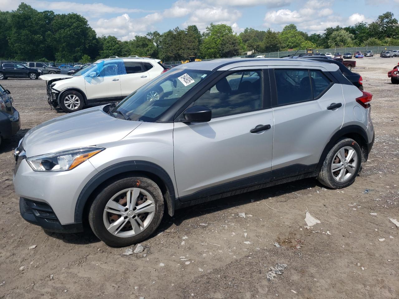 NISSAN KICKS S